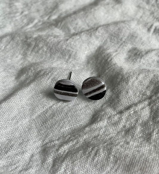 Black swirl studs